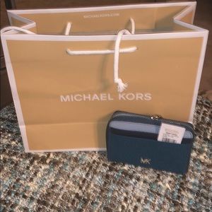 💕💥 New w/Tags Michael Kors Wallet